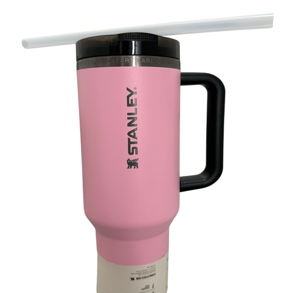 NWT Stanley GOAT MESSI X STANLEY Pink Quencher H2.0 Tumbler 40 oz - Picture 2 of 6